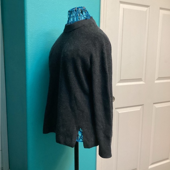 💥PRICE DROP💥 Merino Wool-Blend Ribbed Crewneck Sweater - Picture 3 of 6